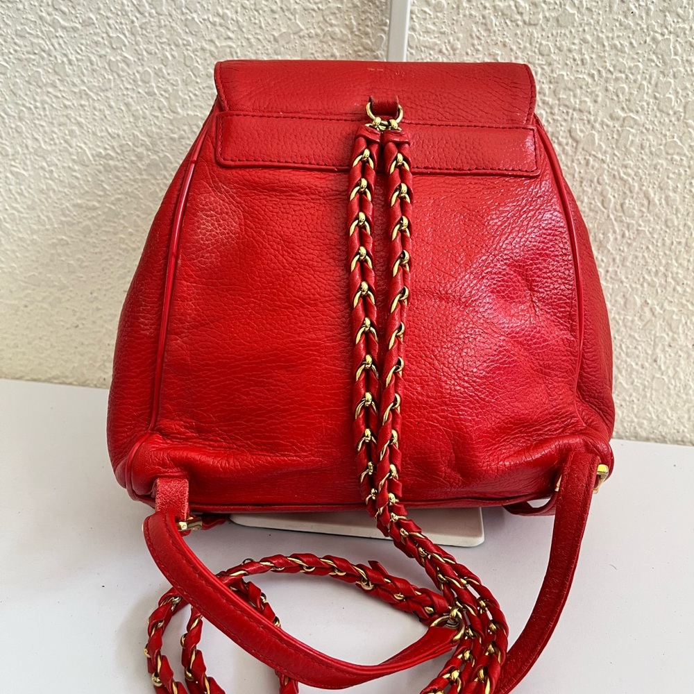 MCM Scarlet Backpack with Gold Details - Picture 4 of 12